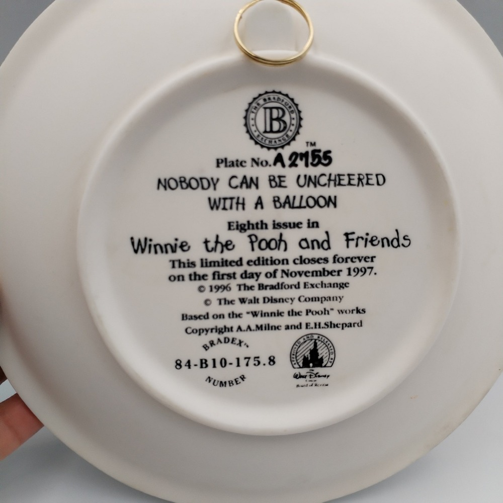 Winnie the Pooh Bradford Exchange 3D Plate Nobody Can Be Uncheered With A Balloo - Picture 4 of 6
